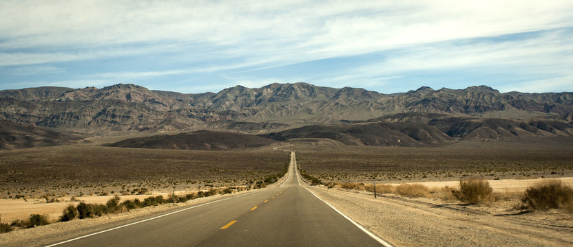 Road to Joshua Tree National Park CaliforniaRoad to Joshua Tree National Park California