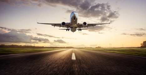 Flugzeug im Landeanflug  © m.mphoto