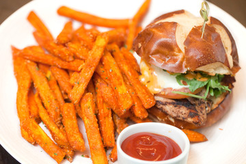 Hamburger slidwer with sweet potato fries