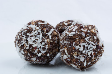 Super Fruit Healthy Nut And Dried Fruit Snack Ball With Coconut