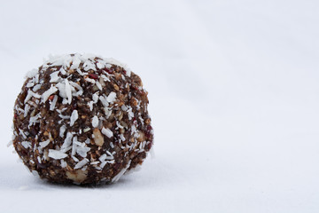 Super Fruit Healthy Nut And Dried Fruit Snack Ball With Coconut