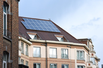 Fototapeta premium panneaux solaire energie verte ecologie