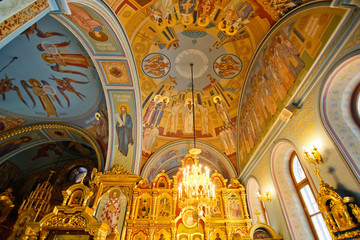 Fototapeta na wymiar interior of an Orthodox Church 