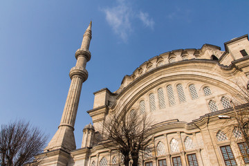Fototapeta na wymiar View of the Nuruosmaniye Mosque - Ottoman mosque located t in Istanbul, Turkey