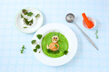 Toast-Hase und grüne Suppe