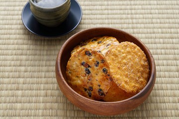 煎餅とお茶
