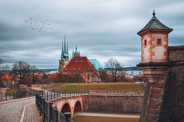 Obraz premium Blick vom Petersberg zum Erfurter Dom