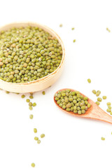 A pile of green beans in the bamboo basket