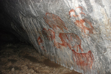 Ancient drawings on the walls of the Shulgan-Tash cave.