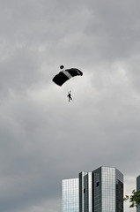 basejumper im frankfurt