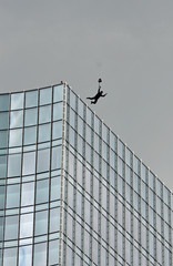 Obraz premium basejumper im frankfurt