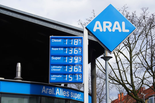 ARAL Tankstelle mit Benzinpreisen in Hannover am 01.03.2020