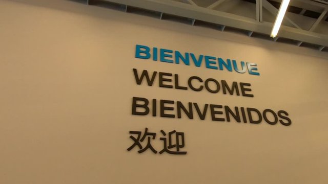 Bienvenue, Welcome, Bienvenidos, multilingual lettering, international, multi-language welcome banner, message