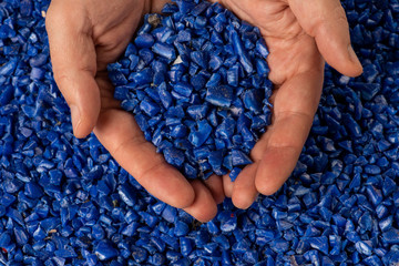 Granelli di plastica riciclata blu