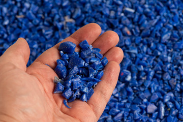 Granelli di plastica riciclata blu