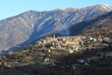 Vue de Belvédère, village aux portes du Mercantour
