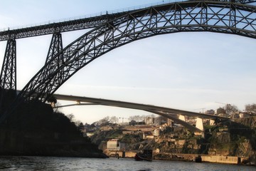 Naklejka premium Iron bridges called over the waters of the Douro river