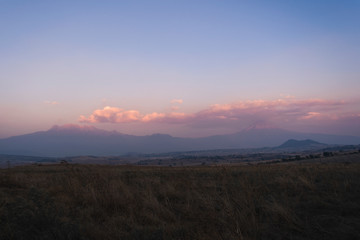 Fototapeta premium Paisajes mexicanos, fondos naturales, Iztaccíhuatl y Popocatépetl.