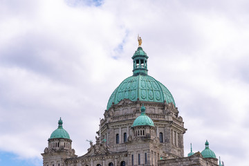 Fototapeta premium Captain Vancouver Atop the BC Legislature