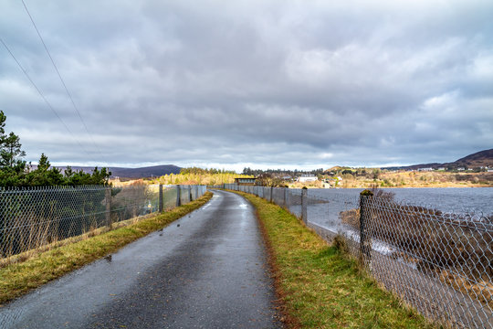 The bridge between Money Beg and Glenthornan between Dunlewey Lough and Lough Nacung Upper at the bottom of Mount Errigal - County Donegal, Ireland © Lukassek
