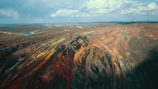 Open pit mining of open pit iron ore.