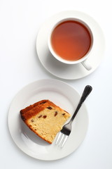 Cake with raisins