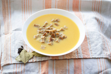 rabbit puree soup with crackers.