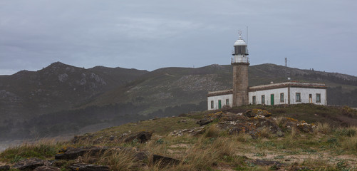 Fototapeta na wymiar Vista del Faro de Lariño, en Carnota, Galicia