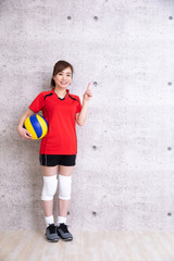 バレーボールをやる女性