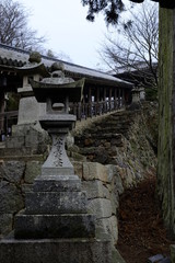 長谷寺（奈良）　登廊に面した石灯籠