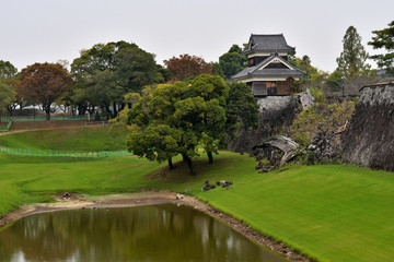 Fototapeta na wymiar 復旧が待たれる熊本城