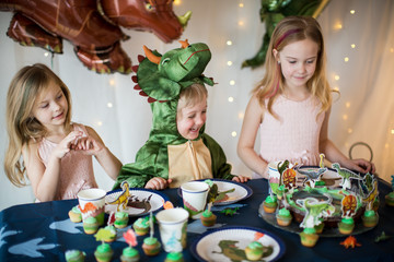 Dinosaurier Party