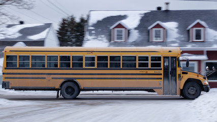 Bus scolaire québécois