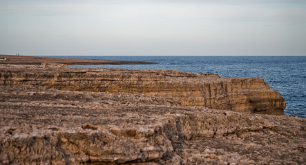 Paisaje rocoso que invita a la calma, disfrutando del invierno de Menorca