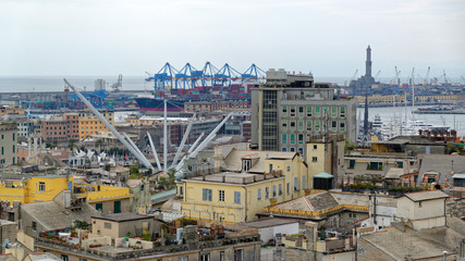 Fototapeta na wymiar Le port de Gènes en Italie