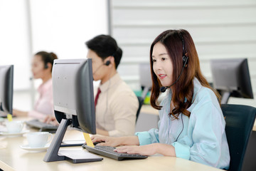 Obraz premium Female Customer Service Agent In A Call Center