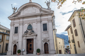 Fototapeta na wymiar Church in Cannobio