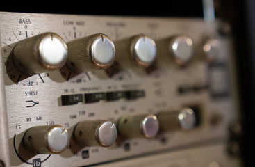 pré-ampli de studio equaliser