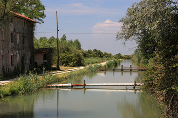 Bewässerungskanal in der Lagune von Venedig