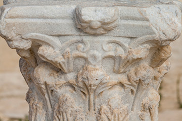 Antike Säule mit Säulenkopf, Kapitell, Abakus, Kourion, Zypern