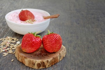 yogurt with strawberries