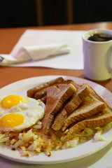 目玉焼きの朝食