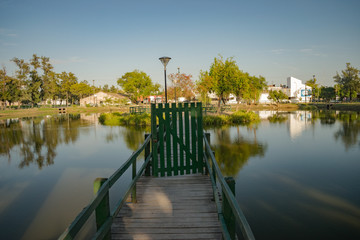 Peque&ntilde;o Puente que atraviesa laguna, saens pe&ntilde;a, chaco, argentina