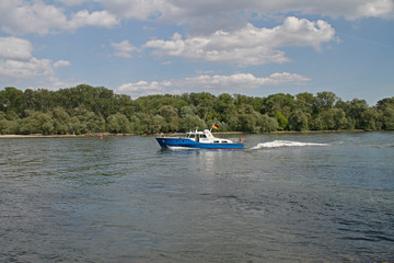 Fototapeta na wymiar Polizeiboot