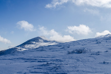 Fototapeta na wymiar Bieszczady połonina Wetlińska zimą 