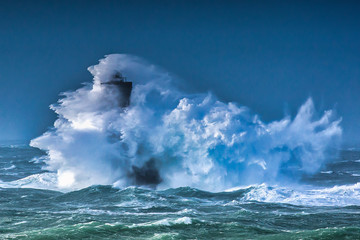 Vague sur le Phare 3