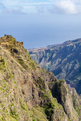 Naklejka premium Góry na wyspie Santo Antao, Cabo Verde, żeglarstwo