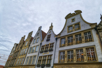 Fototapeta premium Historische Häuserzeile in der Altstadt von Münster