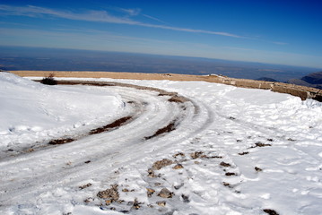 Fototapeta na wymiar carretera nevada