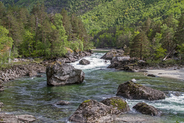 Fototapeta na wymiar Wildfluss Rauma im Romsdalen